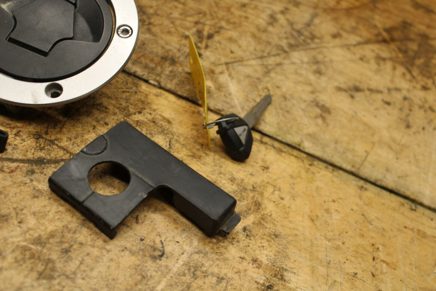 13-18 KAWASAKI NINJA ZX6R IGNITION LOCK KEY SET W/ GAS CAP AND SEAT LOCK BB342