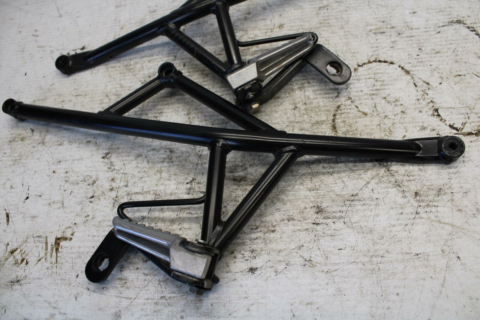 07-09 KAWASAKI VERSYS 650 REAR BACK PASSENGER PEG SET PAIR BB302