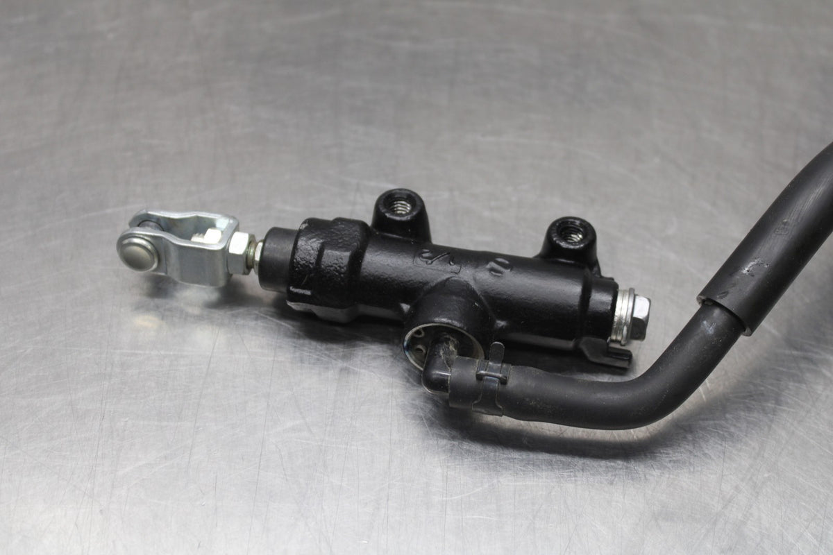 24-25 KAWASAKI NINJA ZX6R REAR BACK BRAKE MASTER CYLINDER W RESERVOIR BB939