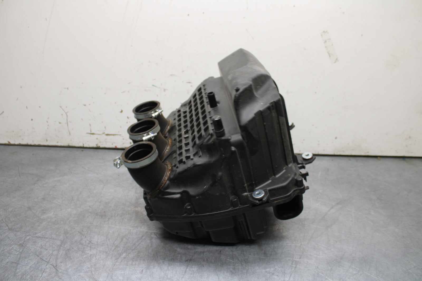 22-24 YAMAHA XSR900 AIRBOX AIR INTAKE FILTER BOX BB710