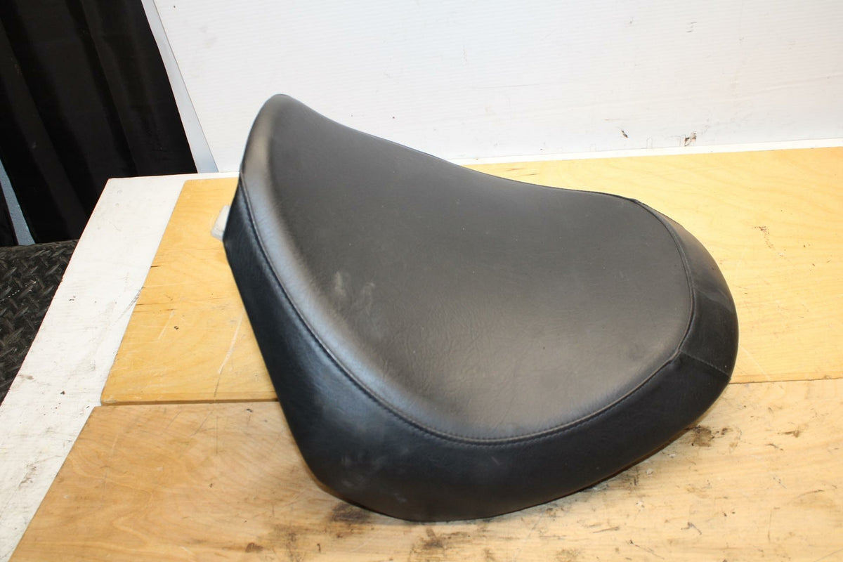 09-10 SUZUKI BOULEVARD M109R FRONT DRIVERS SEAT PAD SADDLE  BB318
