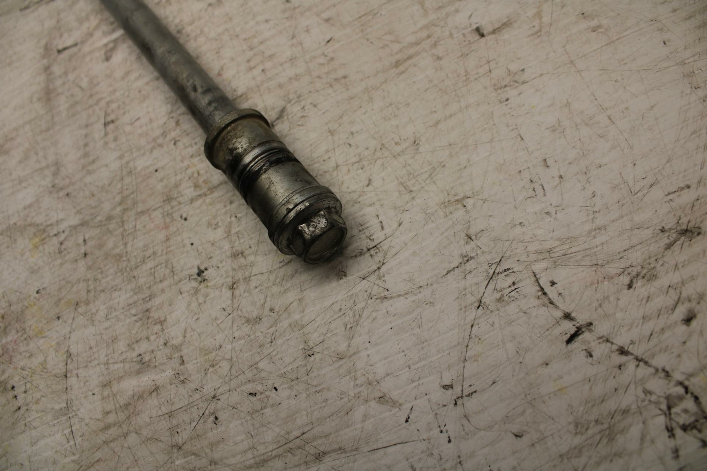 09 YAMAHA FZ6 FRONT WHEEL RIM AXLE PIVOT BOLT 4XV-25181-10-00 BB295
