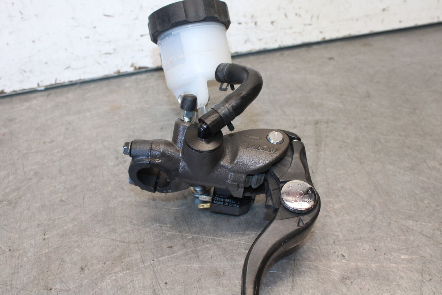 11-24 SUZUKI GSXR750 FRONT BRAKE MASTER CYLINDER w/ LEVER BB687