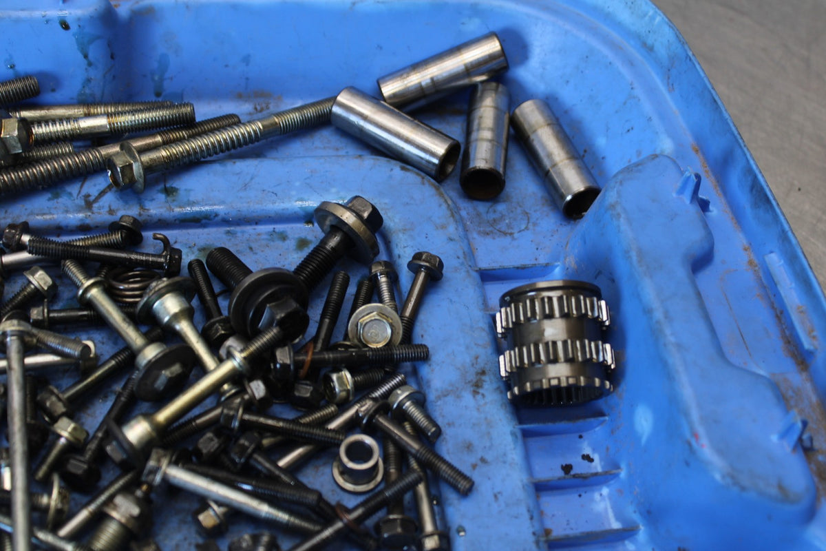 06-07 HONDA INTERCEPTOR 800 VFR800 ENGINE BOLTS HARDWARE MOTOR SCREWS BB917