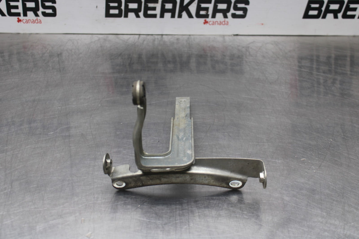 09 SUZUKI GSXR1000 OIL COOLER MOUNTING BRACKET MOUNT SUPPORT BB777