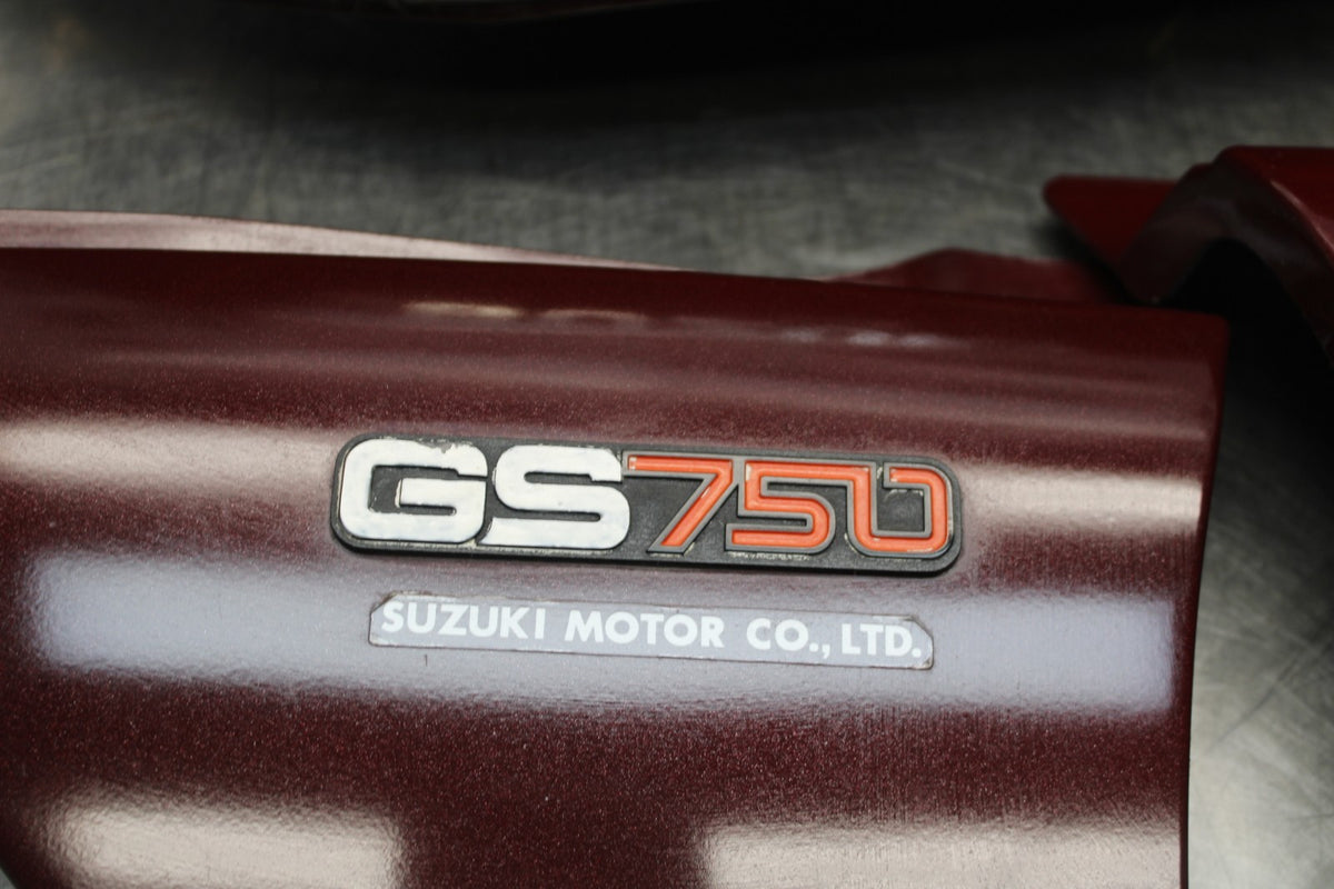 77 SUZUKI GS750 GAS TANK SIDE TAIL COWL COVER 44110-45000-13L BB779