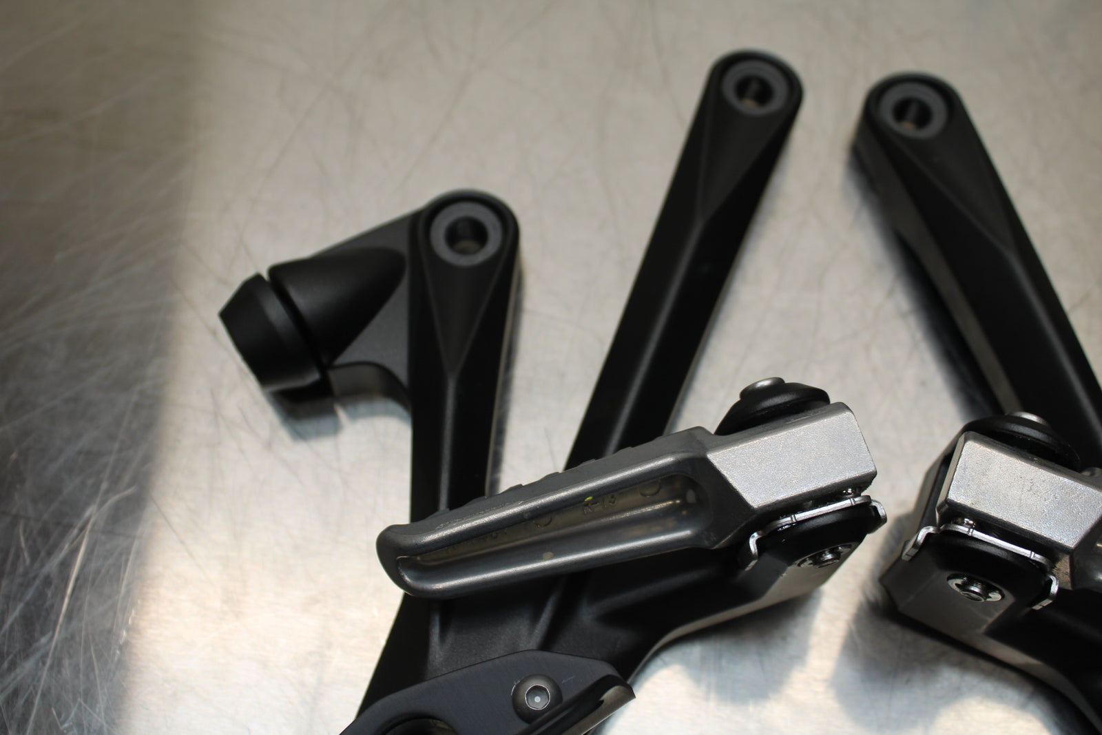 23-24 KAWASAKI NINJA ZX14R NEW!! REAR BACK PASSENGER PEG SET PAIR BB141