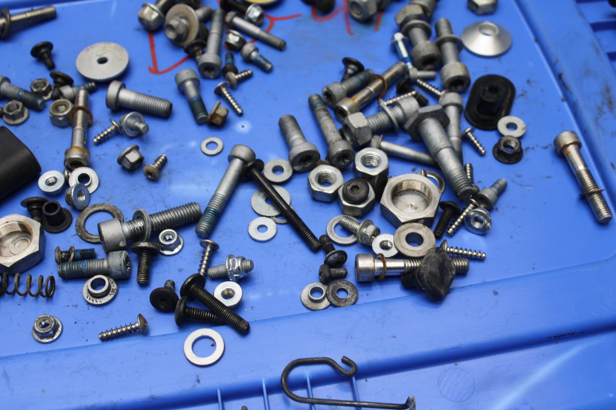 19 MOTO GUZZI V7 III BOLTS HARDWARE MOTOR SCREWS BB831