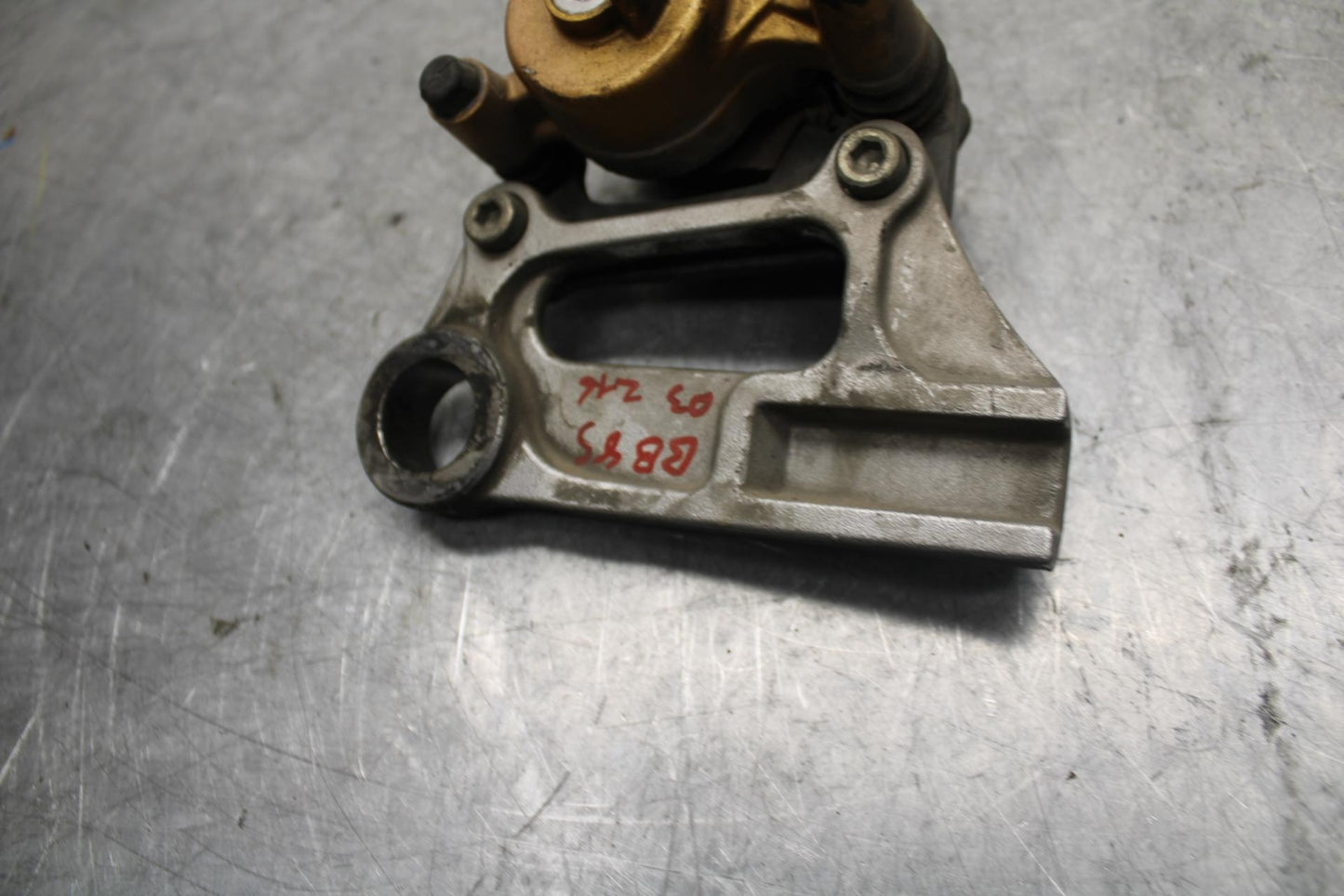 2004 Kawasaki Ninja ZX6RR ZX600M REAR BACK BRAKE CALIPER W MOUNT BRACKET BB43