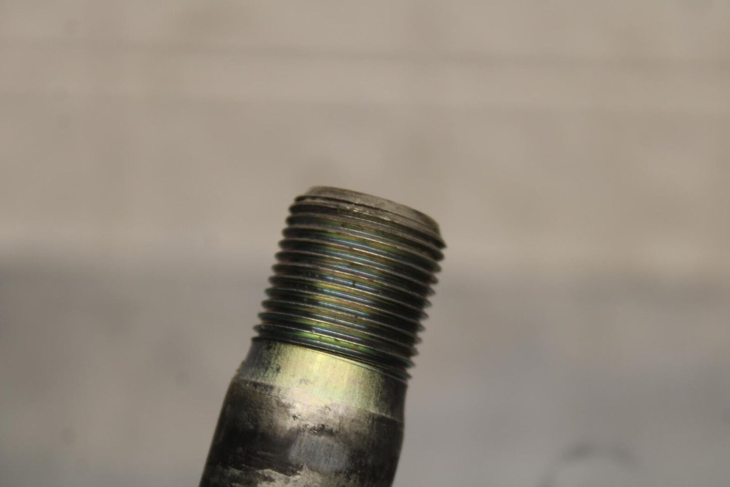 2015 Suzuki GSXR750 FRONT WHEEL RIM AXLE PIVOT BOLT 54711-14J00 BB595