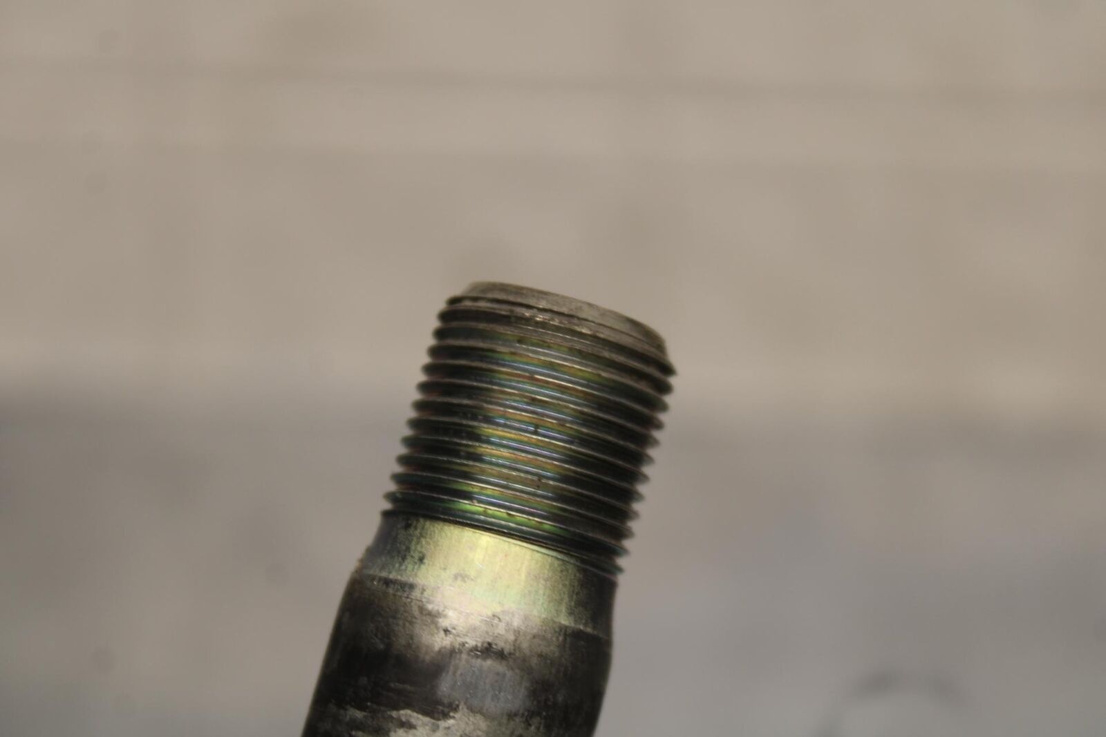 2015 Suzuki GSXR750 FRONT WHEEL RIM AXLE PIVOT BOLT 54711-14J00 BB595