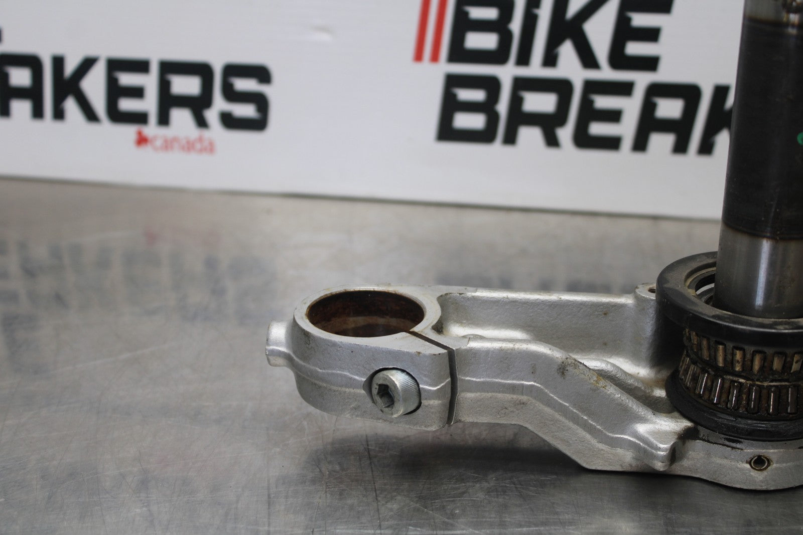 03-08 KAWASAKI VULCAN 1600 FRONT FORKS CLAMP LOWER TRIPLE TREE STEM BB196