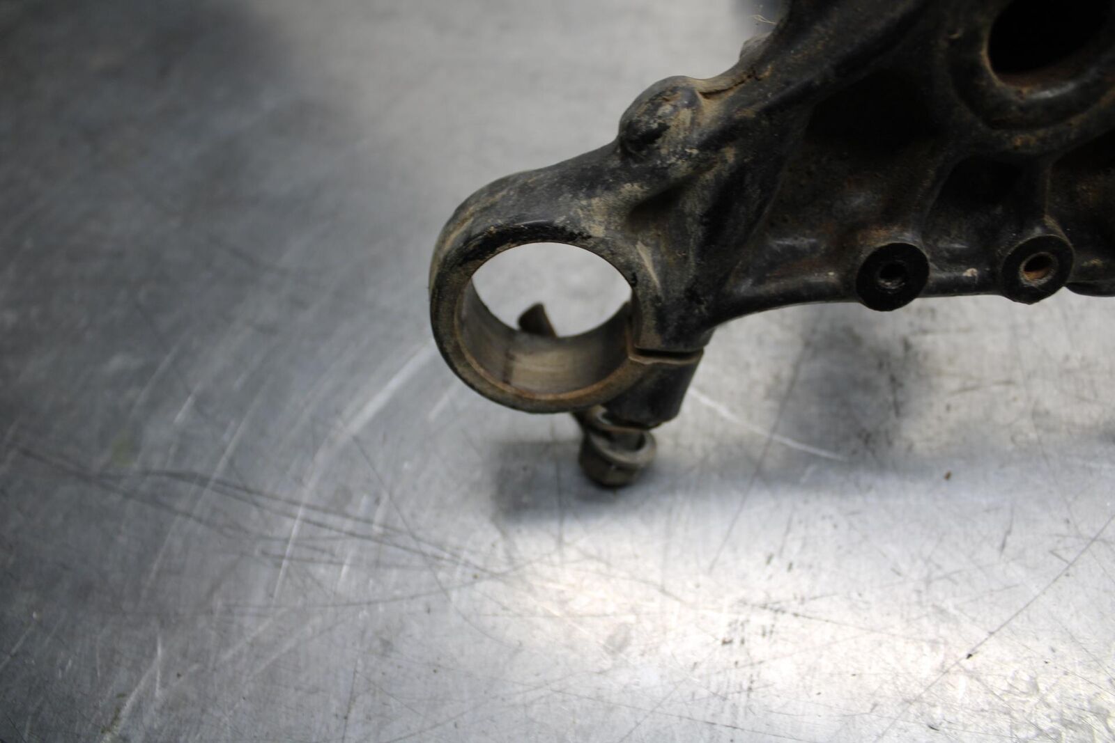 75 SUZUKI GT 550 FRONT FORKS CLAMP LOWER TRIPLE TREE STEM BB72