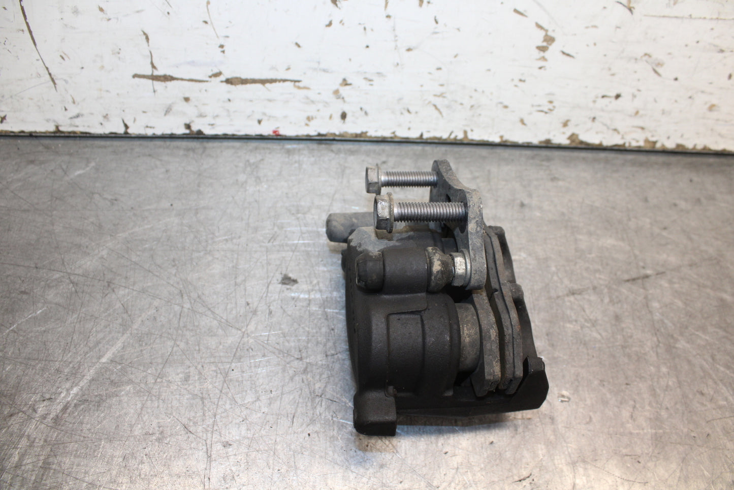 24 KAWASAKI NINJA 500 ABS RIGHT FRONT BRAKE CALIPER BB744