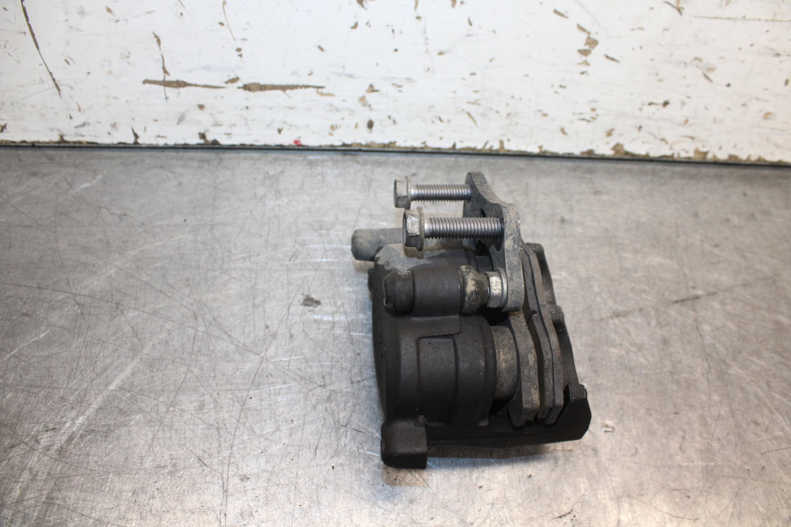 24 KAWASAKI NINJA 500 ABS RIGHT FRONT BRAKE CALIPER BB744