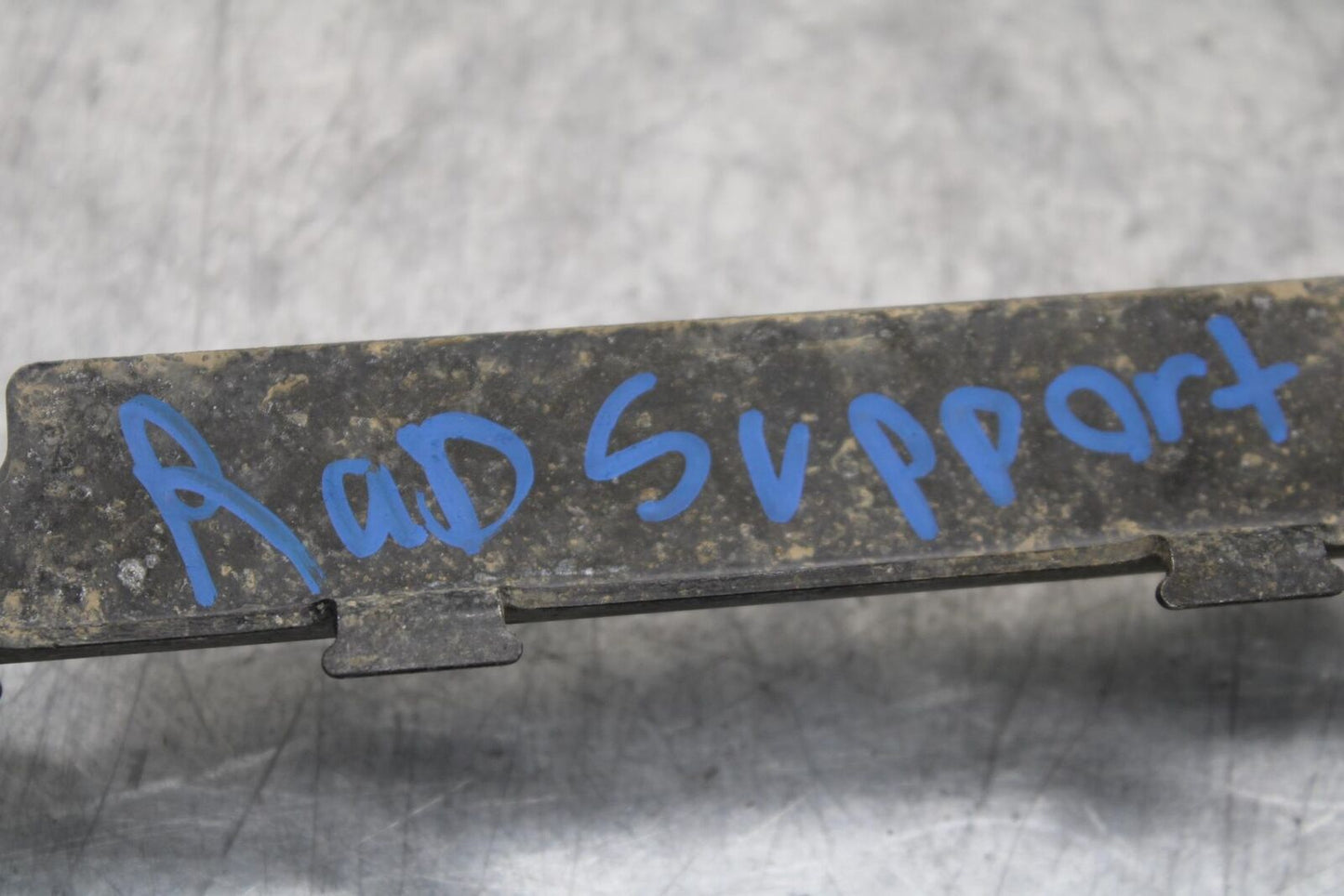 2009 Kawasaki Ninja 250R EX250J ENGINE MOUNT MOTOR BRACKET BB87