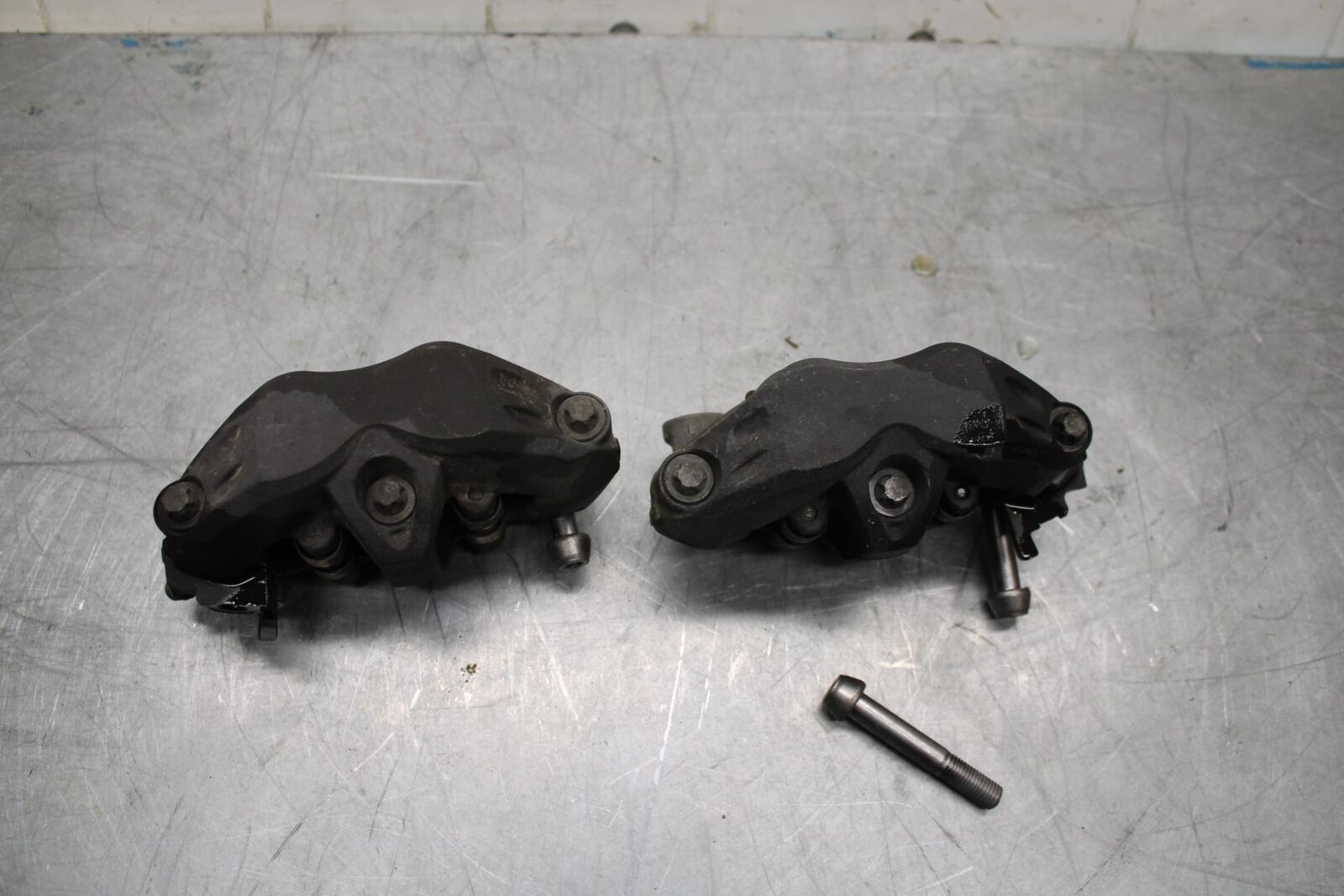 07-08 KAWASAKI CONCOURS 1400 ABS RIGHT LEFT FRONT BRAKE CALIPER SET PAIR BB449