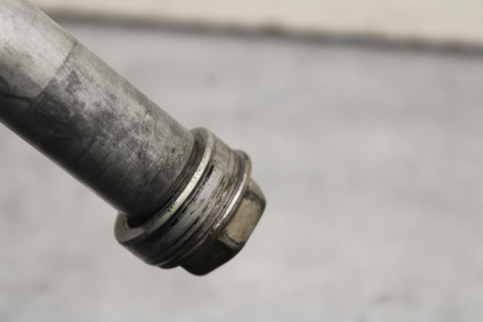 03-04 HONDA CBR600RR FRONT WHEEL RIM AXLE PIVOT BOLT BB628