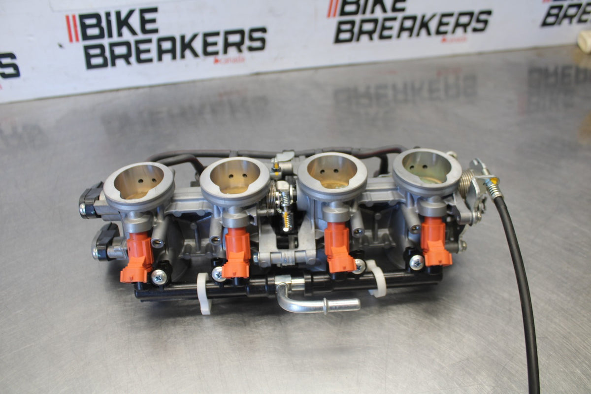 20-22 KAWASAKI NINJA ZX6R MAIN FUEL INJECTORS / THROTTLE BODIES BB884-B