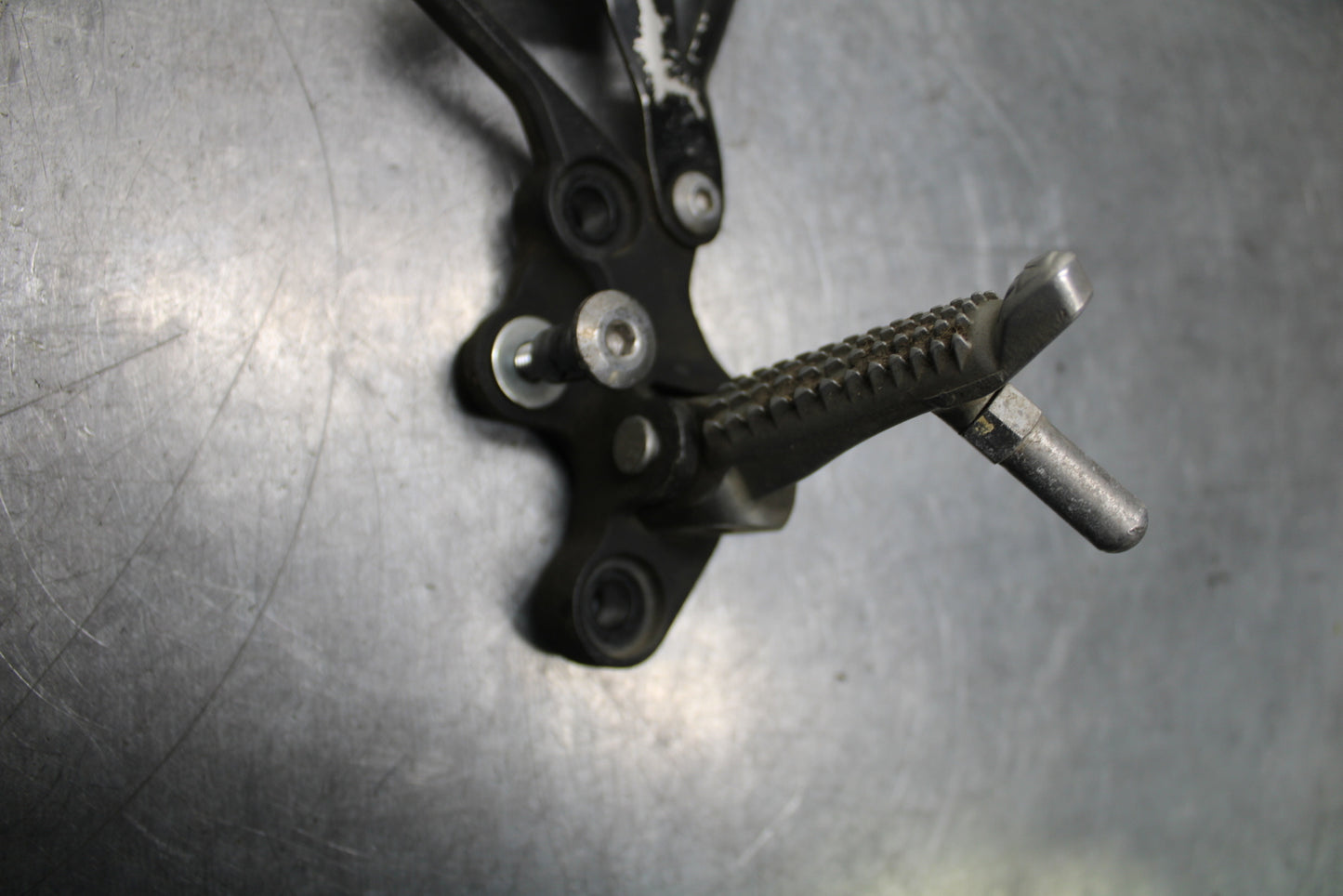 24 KAWASAKI NINJA 500 ABS LEFT REARSET REAR SET DRIVER FOOT PEG REST STOP BB744