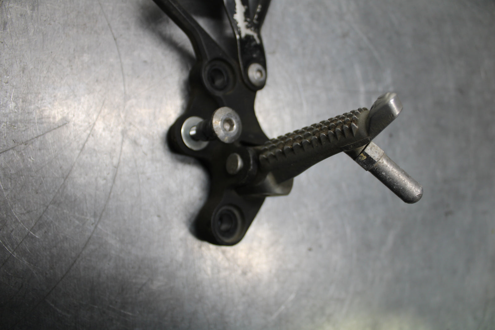 24 KAWASAKI NINJA 500 ABS LEFT REARSET REAR SET DRIVER FOOT PEG REST STOP BB744