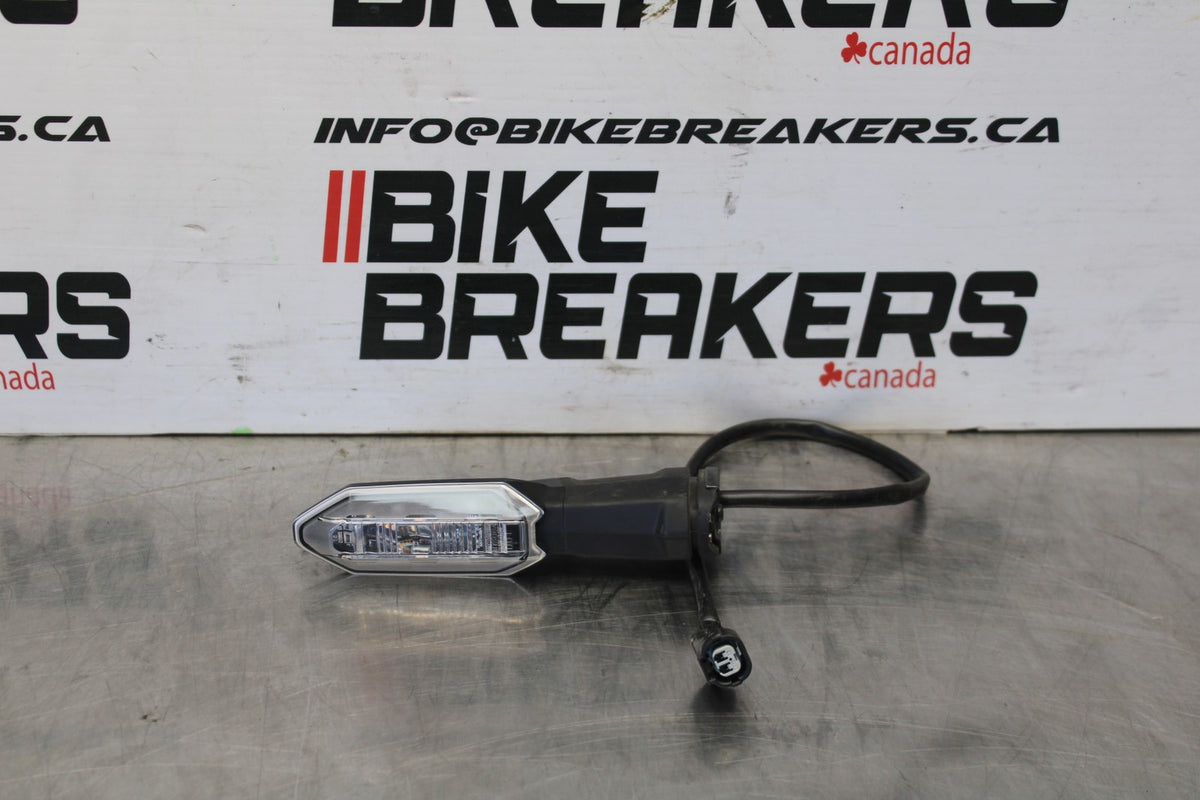 24-25 KAWASAKI ELIMINATOR 450 REAR BACK TURN SIGNAL LIGHT INDICATOR BB869