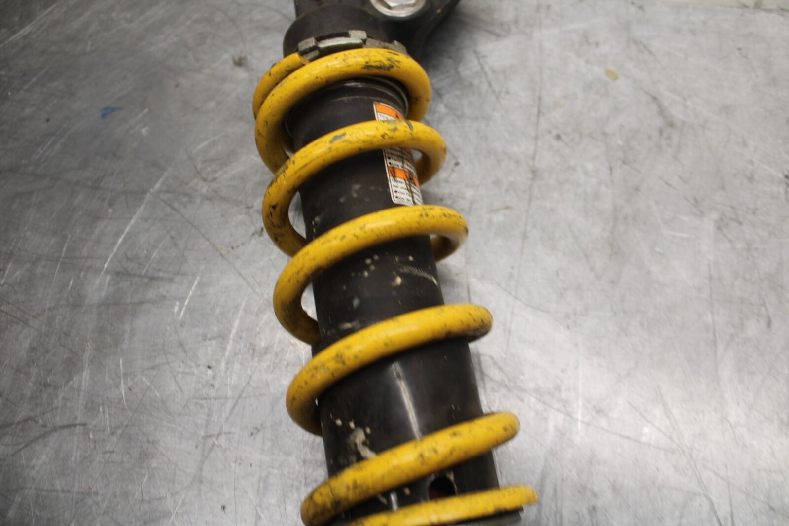 2004 Suzuki GSXR600 REAR BACK SHOCK ABSORBER SUSPENSION 62100-29G00-163 BB329
