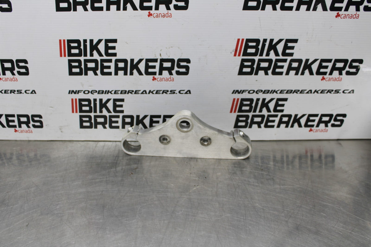 02 KAWASAKI VULCAN 800 VN800B CLASSIC FORKS UPPER TRIPLE TREE CLAMP BB862