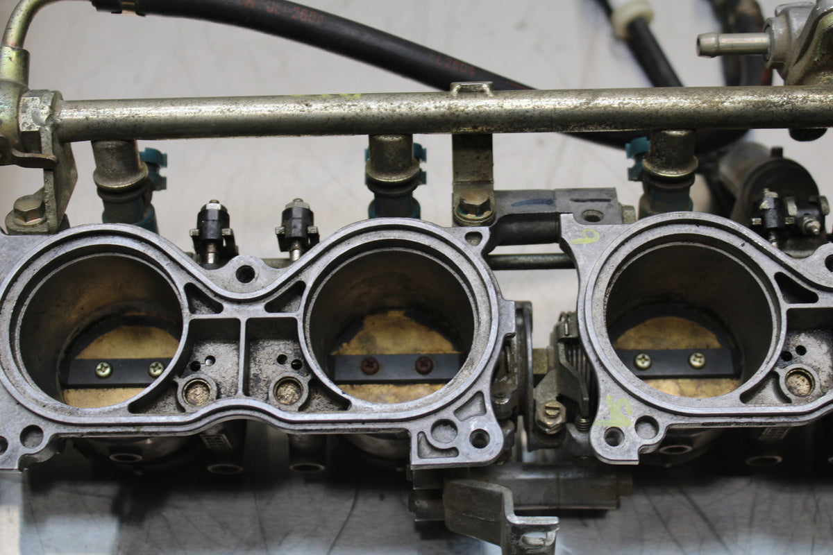 02-03 HONDA CBR900RR 954 MAIN FUEL INJECTORS / THROTTLE BODIES BB497
