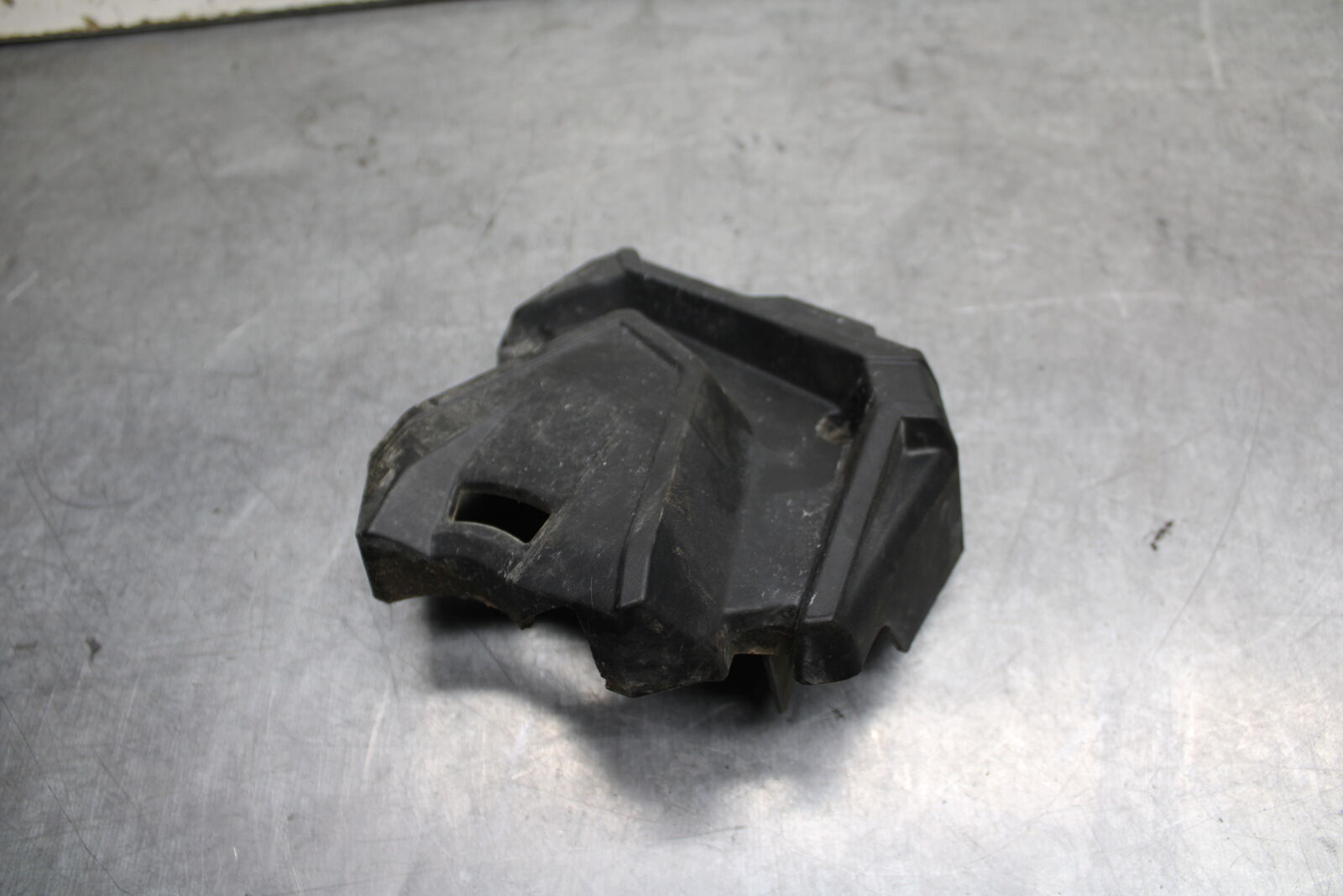 18-24 KAWASAKI NINJA 650 ENGINE SPROCKET COVER BB725