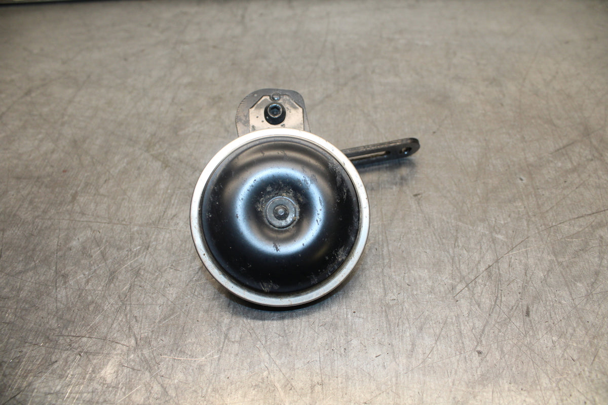 22-24 YAMAHA XSR900 HORN SIGNAL BB710