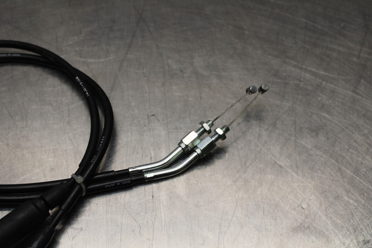 20-25 SUZUKI GSXR750 THROTTLE CABLES LINES BB810