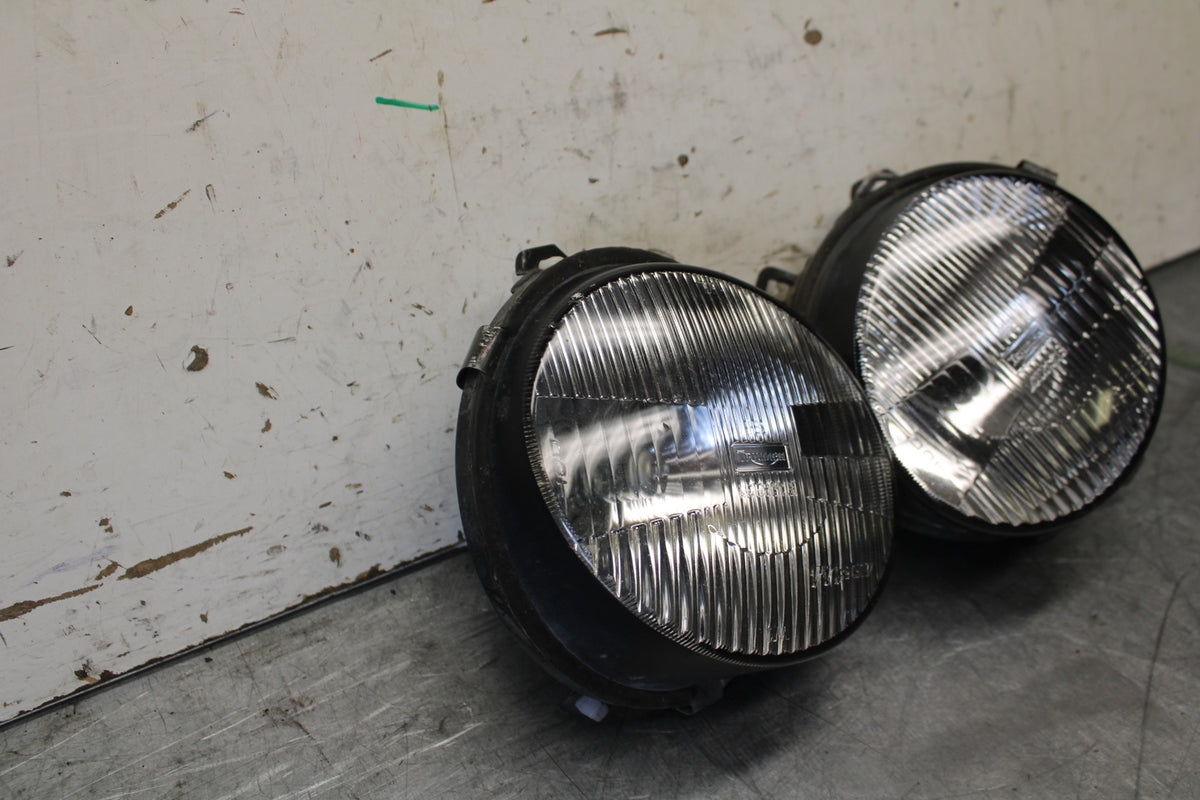 01-06 TRIUMPH TIGER 955I FRONT HEADLIGHT HEAD LIGHT LAMP BB693