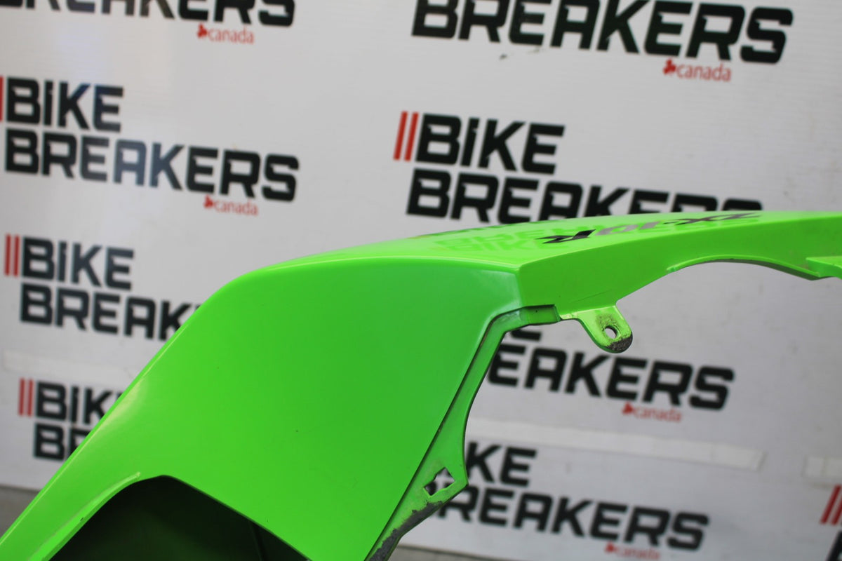 08 KAWASAKI NINJA ZX10R RIGHT REAR BACK TAIL FAIRING COWL SHROUD BB902