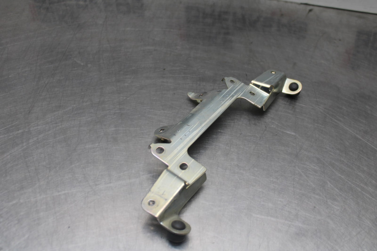 23-24 YAMAHA MT-07 REAR SEAT MOUNTING BRACKET MOUNT BB927