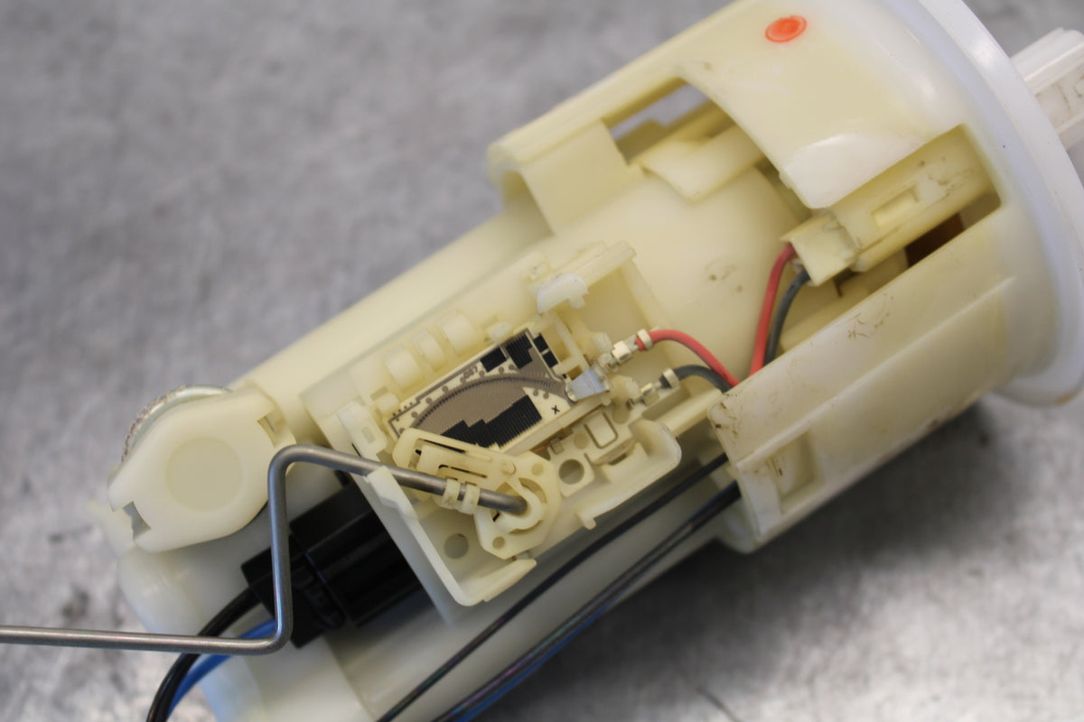 07-09 YAMAHA FZ6 FUEL PUMP GAS PETROL SENDER UNIT 5VX-13907-02-00 BB713