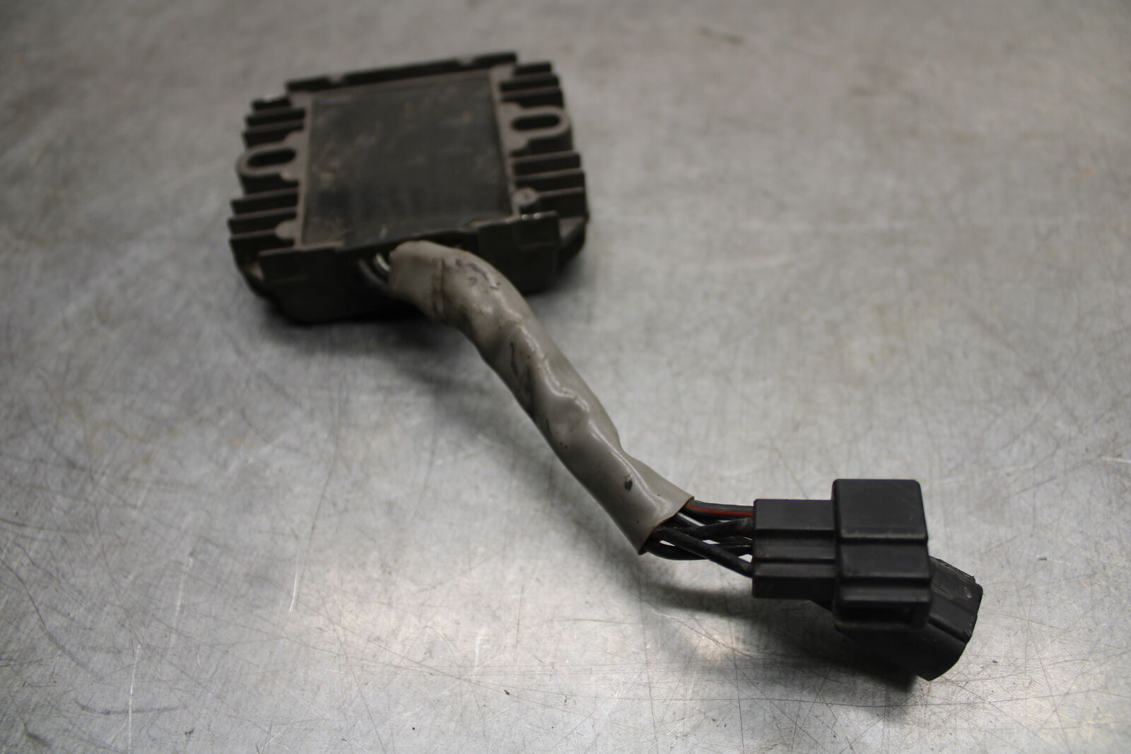 06-07 SUZUKI GSXR750 RECTIFIER VOLTAGE REGULATOR OEM 32800-21H00 BB670