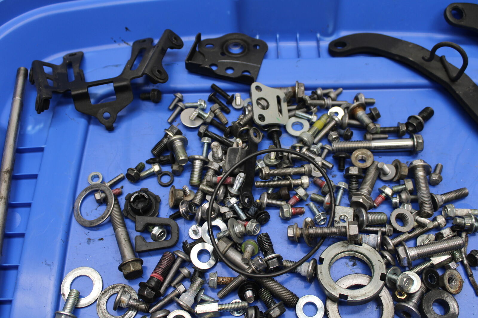 19-22 KAWASAKI Z400 MOUNTING BOLTS HARDWARE MOTOR SCREWS BB738