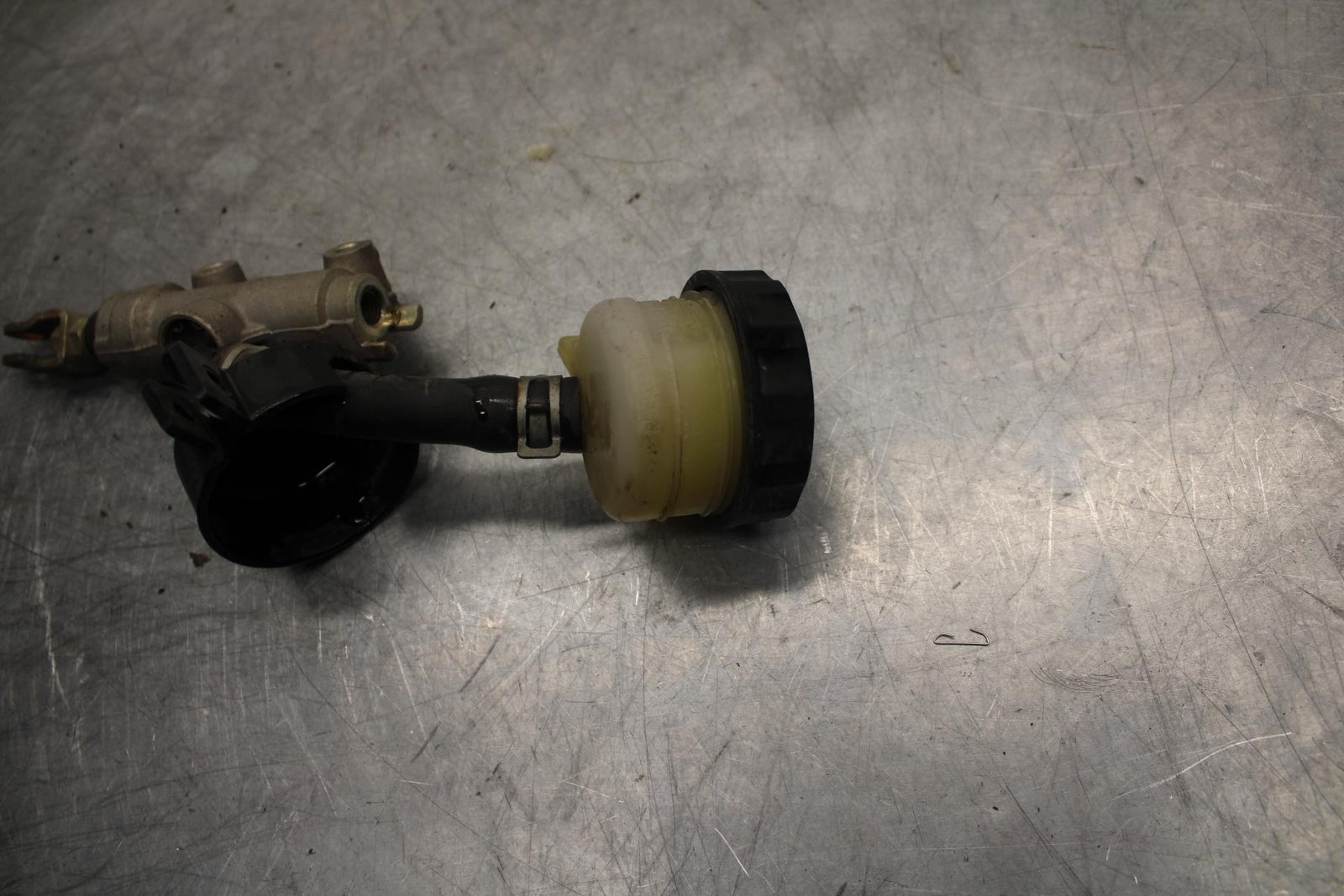 2003 Kawasaki Z1000 REAR BACK BRAKE MASTER CYLINDER W RESERVOIR 43015-1706 BB35