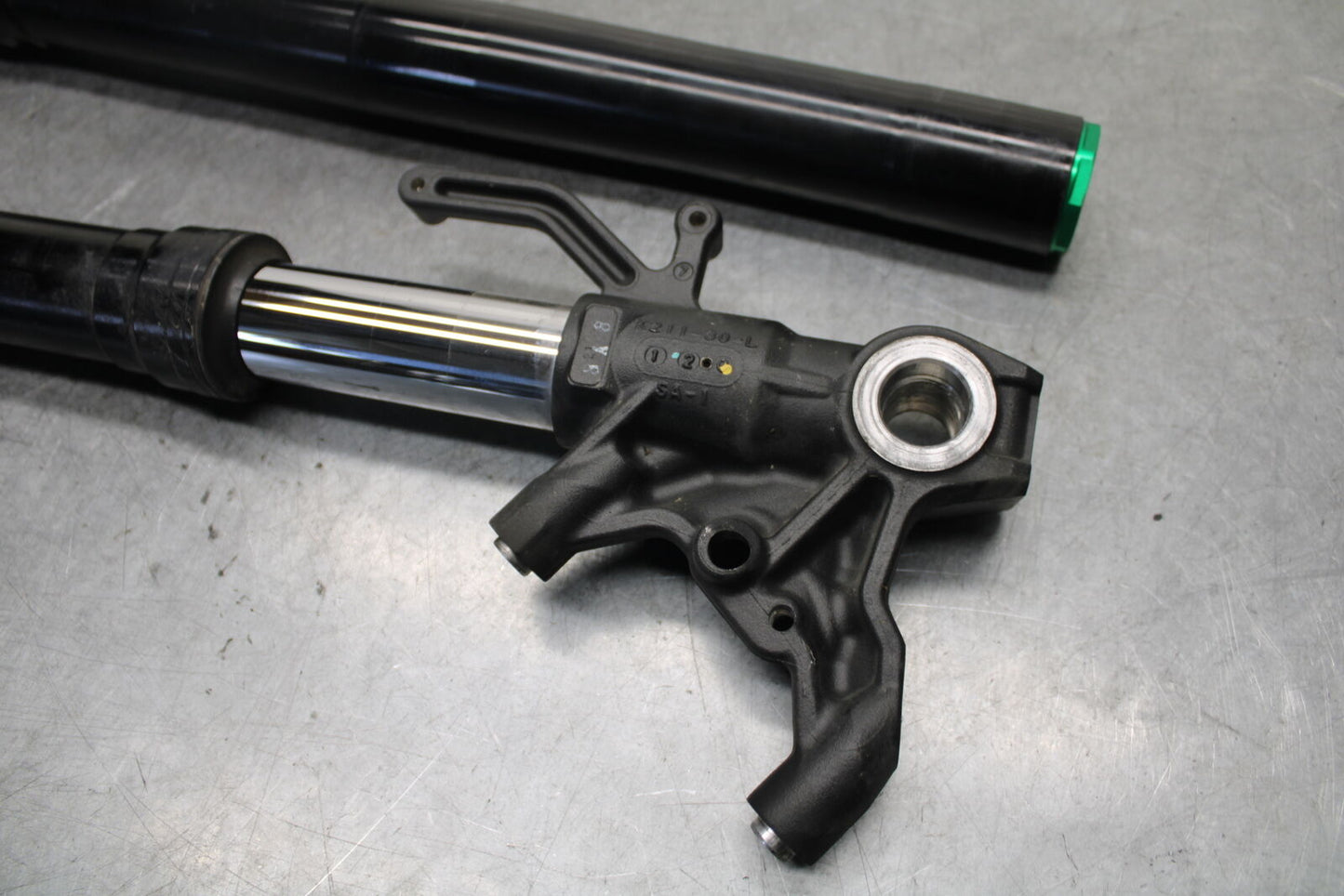 13-18 KAWASAKI NINJA ZX6R FRONT FORKS SET PAIR 44071-0834-56K BB666