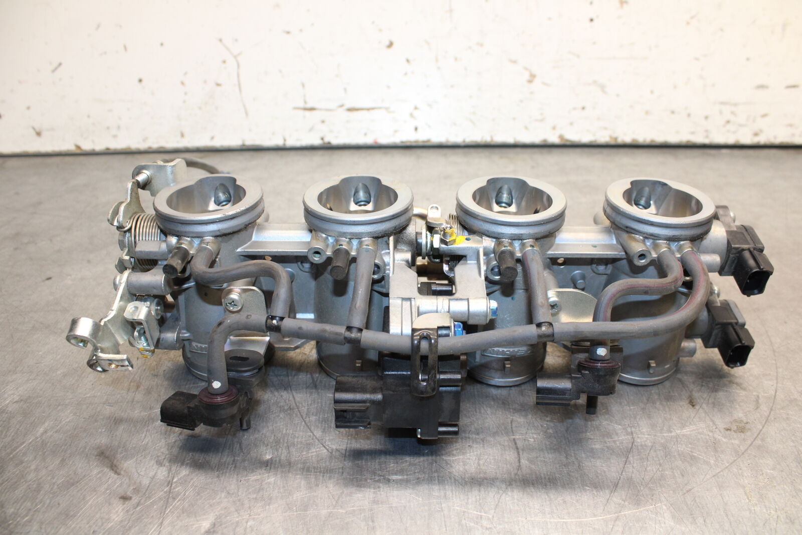 13-17 KAWASAKI NINJA ZX6R ZX636E MAIN FUEL INJECTORS / THROTTLE BODIES BB735