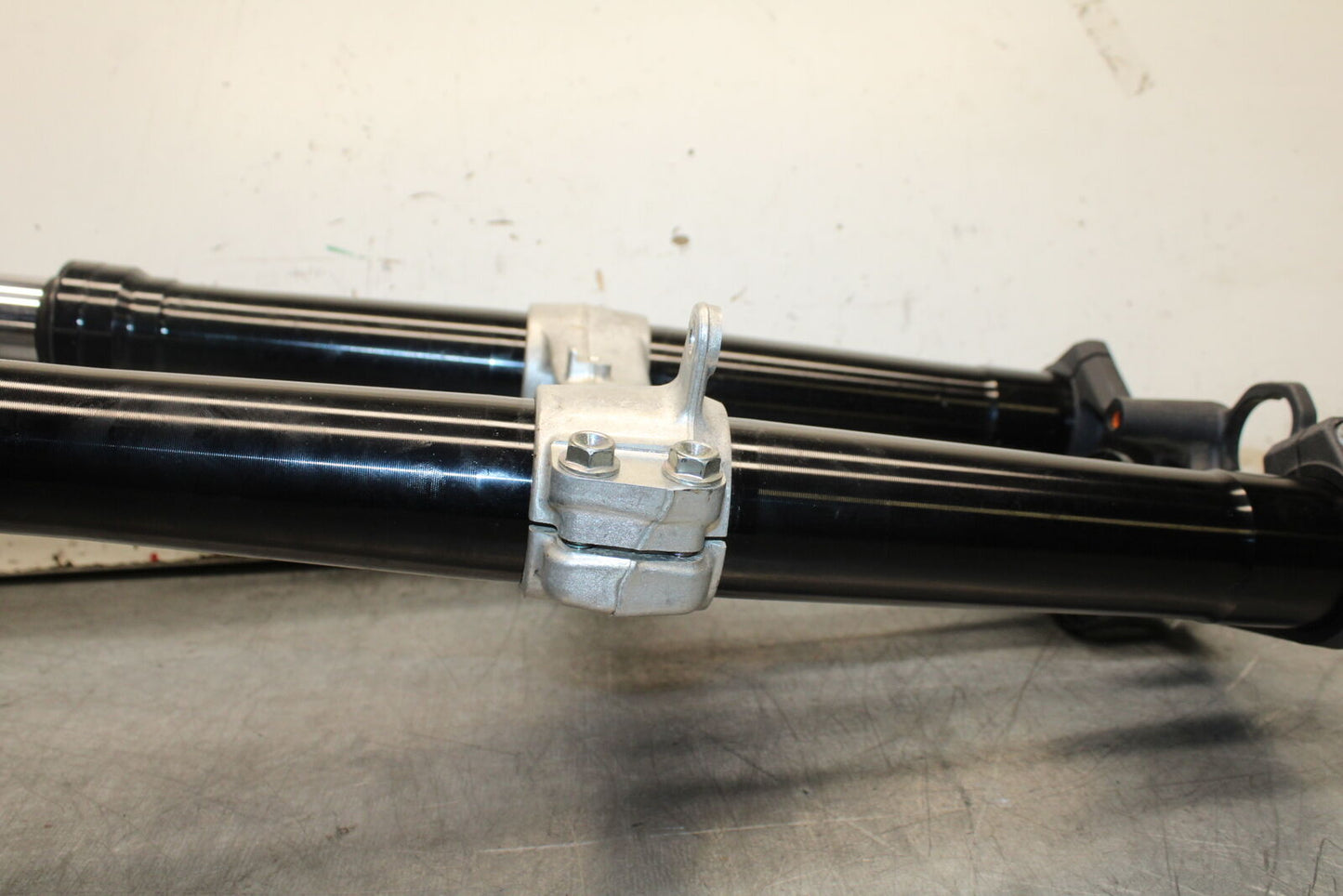 08-10 SUZUKI GSXR 600 COMPLETE FRONT END FORKS SUSPENSION TRIPLE TREE BB00