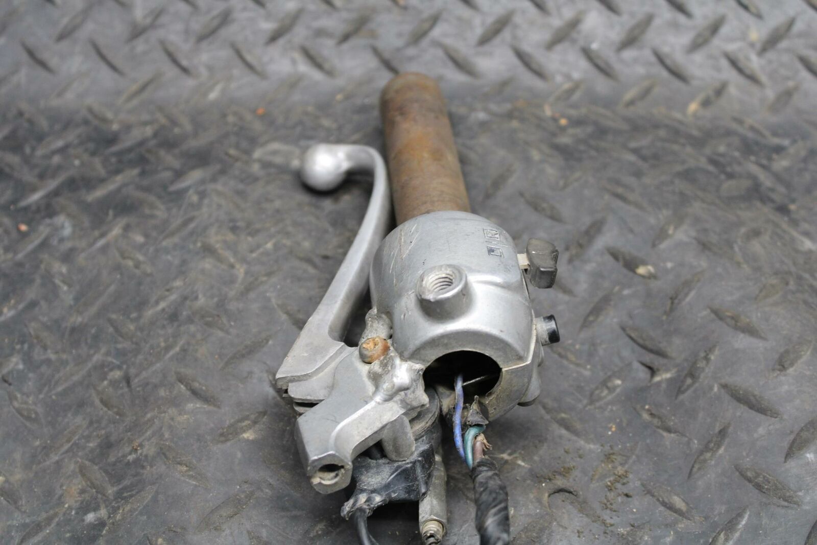 71 YAMAHA L5 SWITCH RIGHT PARTS BB230