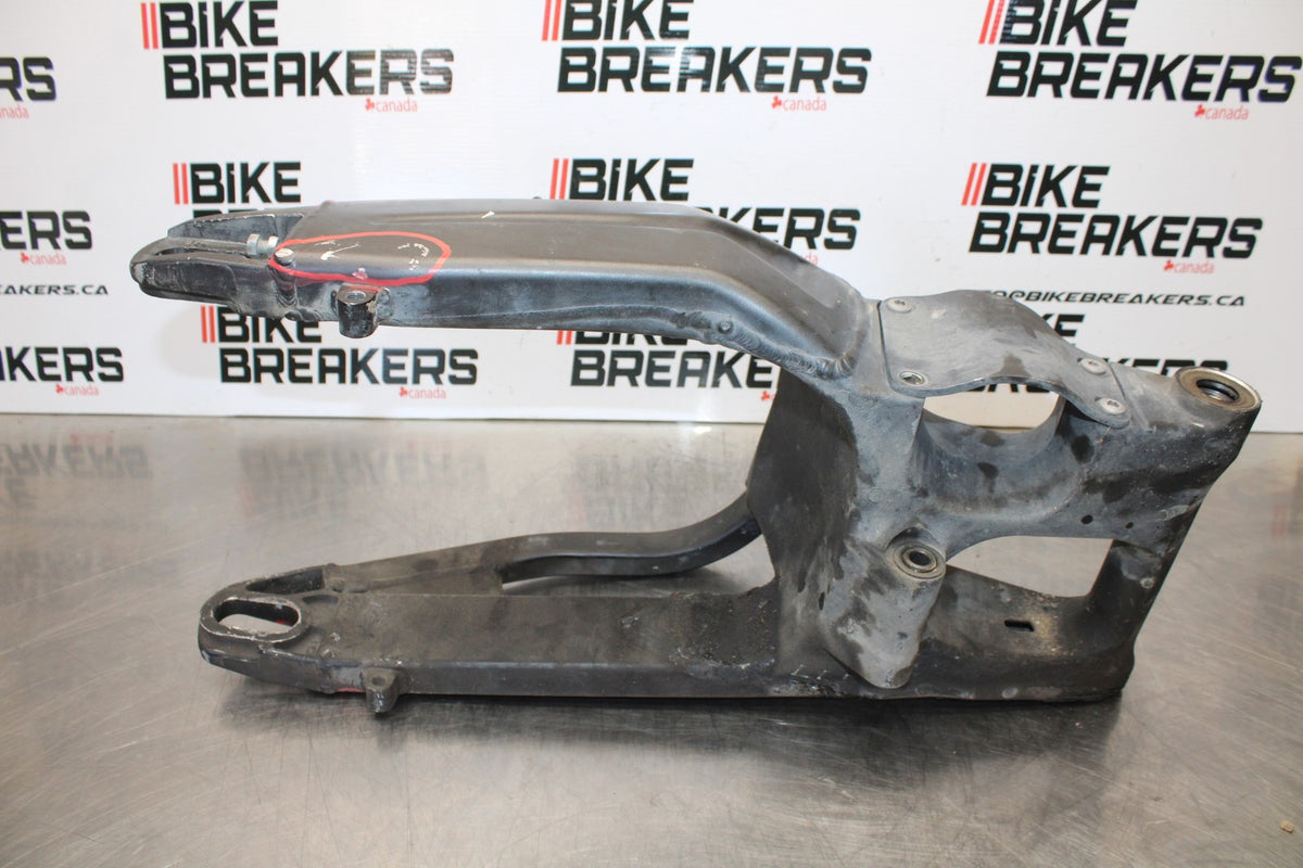 2007 Kawasaki Ninja ZX6R ZX600P REAR SWINGARM BACK SUSPENSION SWING ARM BB175
