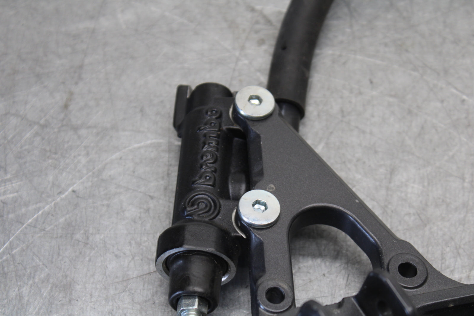 22-23 YAMAHA YZF R7 RIGHT REARSET REAR SET DRIVER FOOT PEG REST STOP BB583