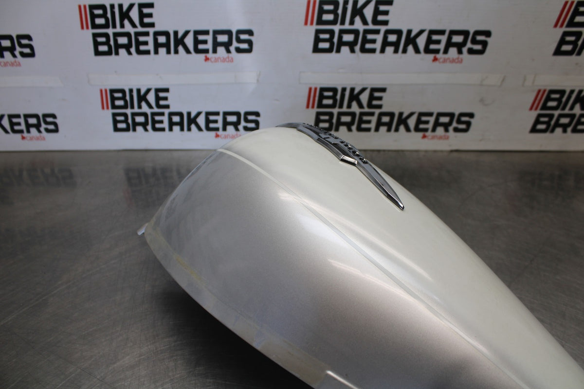 05-09 SUZUKI BOULEVARD C90 RIGHT GAS TANK COVER TRIM PANEL COWL  BB918