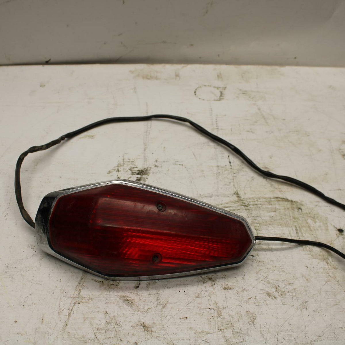 06 HONDA SHADOW 750 VT750C TAILLIGHT REAR TAIL BRAKE LIGHT BB352