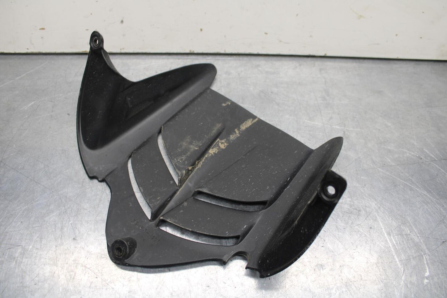 23 KAWASAKI NINJA ZX6R 636 REAR BACK WHEEL TIRE HUGGER FENDER BB609