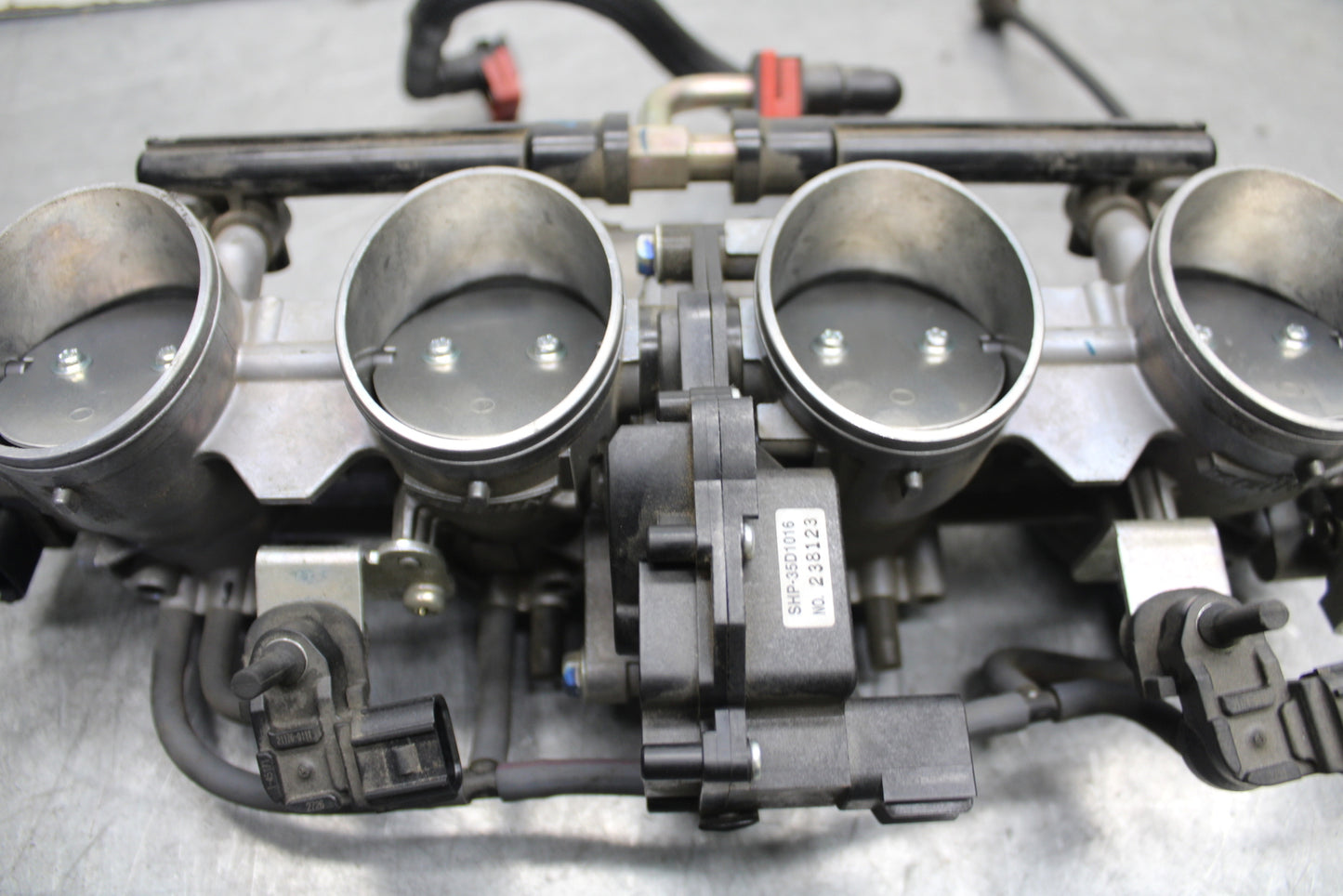 13-18 KAWASAKI NINJA ZX6R MAIN FUEL INJECTORS / THROTTLE BODIES BB682