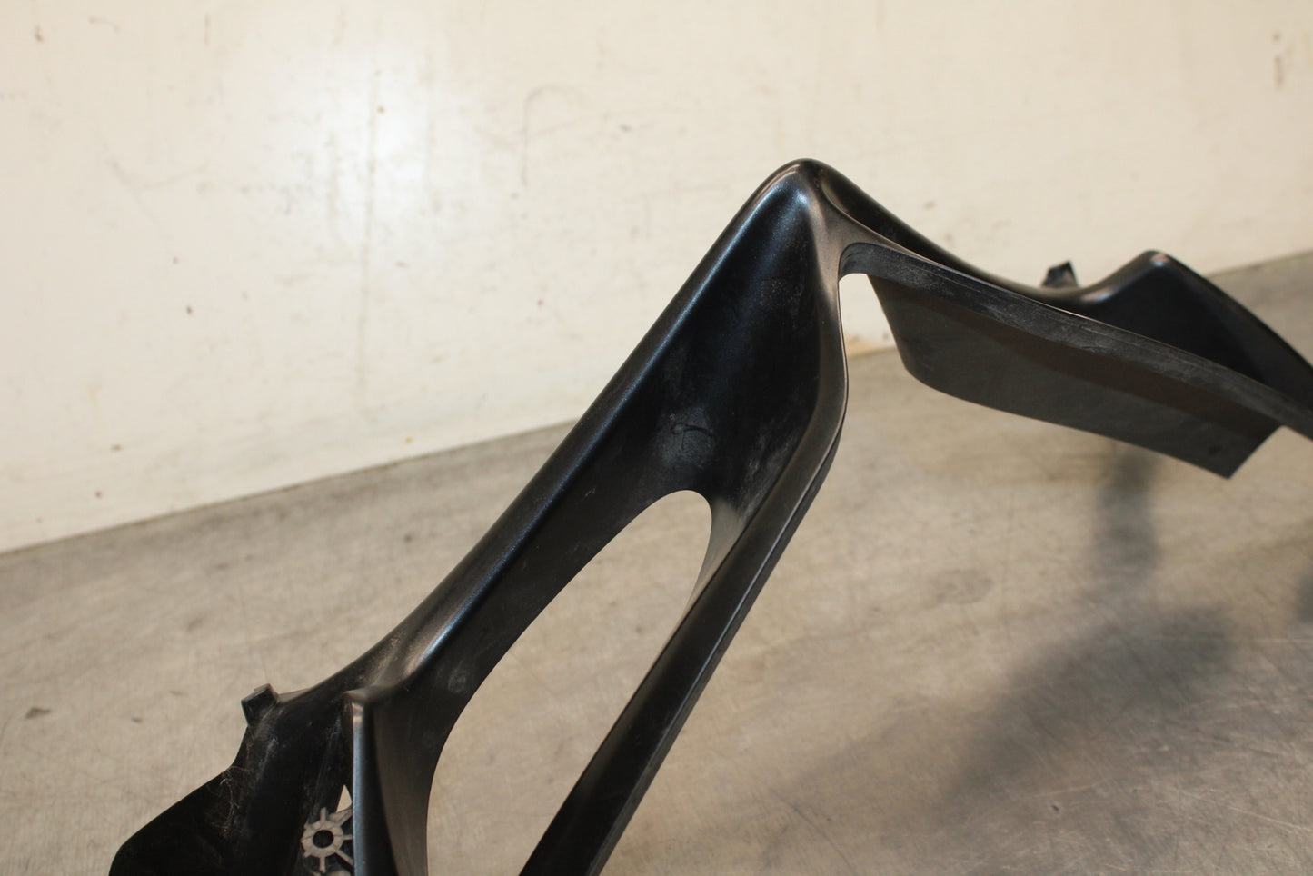 09 SUZUKI GSXR600 FRONT CENTER COWL FAIRING BB759
